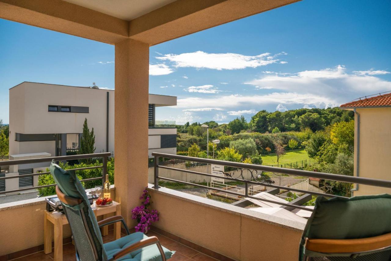 Apartment Carpe Diem Premantura Exterior photo