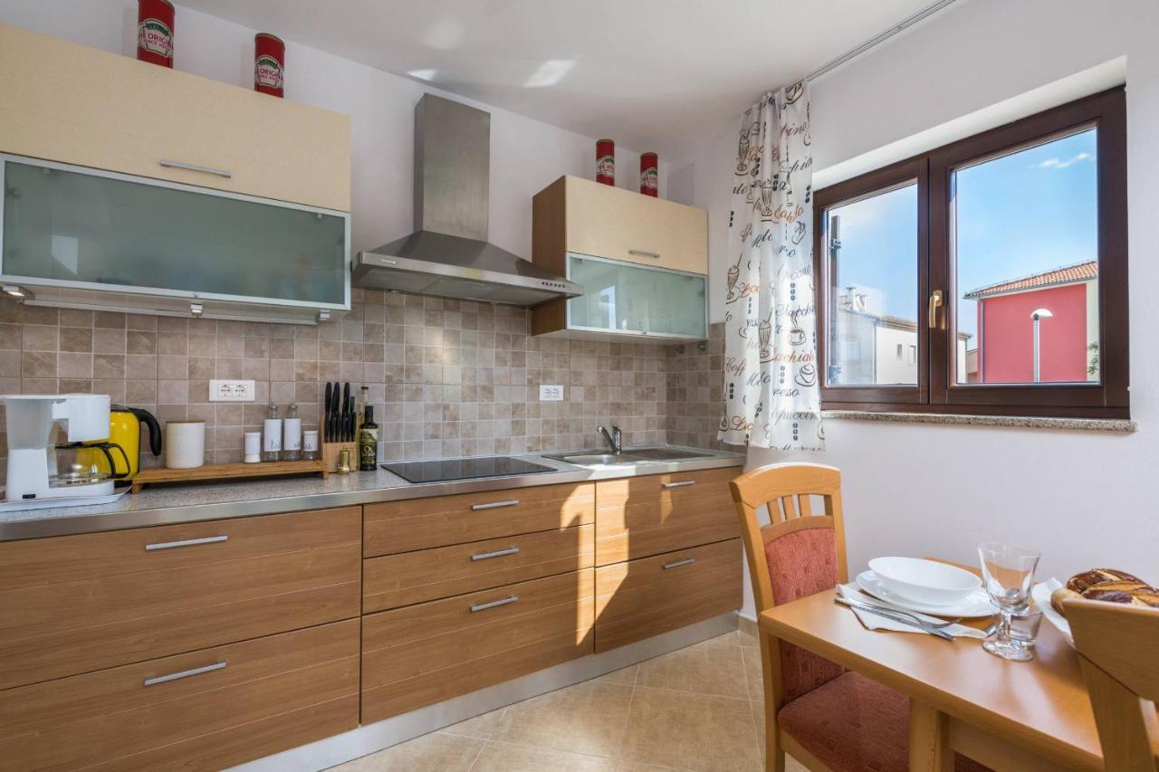 Apartment Carpe Diem Premantura Exterior photo